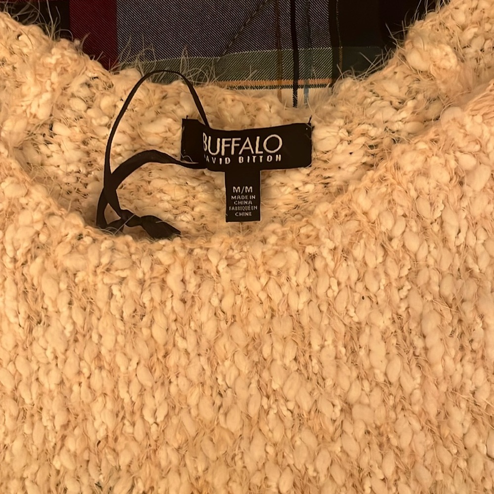 Woman’s sweater. Size M. NWT